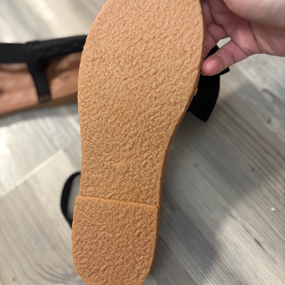 Black Sandals with Bow Detail NWT - Picture 2 of 6